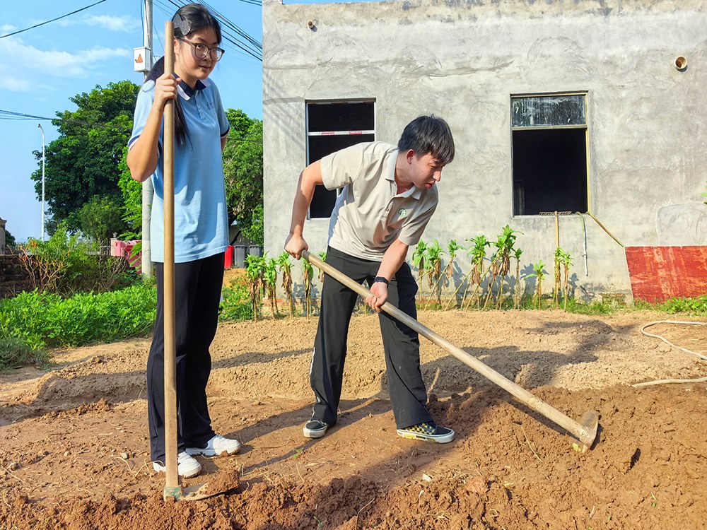 揭阳周边青少年叛逆教育学校怎么联系?本地寄宿素质培育机构测评
